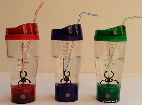 Portable protein shaker mug 