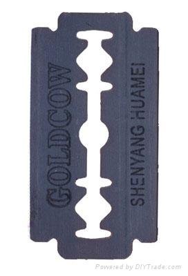 Carbon steel double edge shaving razor blade