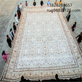 Show off the rich Persian silk carpet