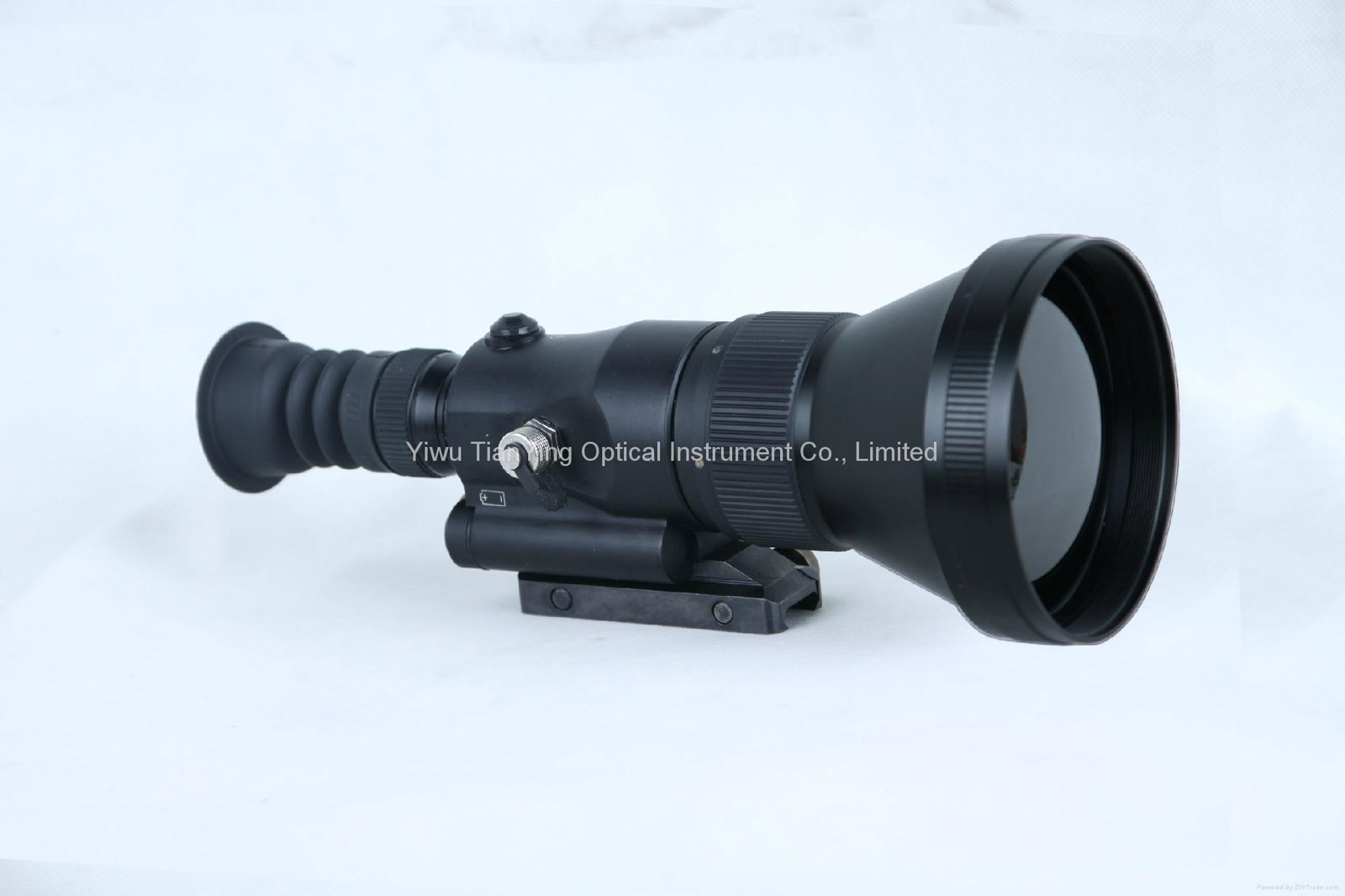 640x512像素17微米90毫米棱镜红外热成像枪瞄准镜 - 2