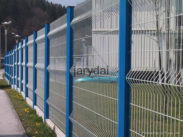 Curvy Welded Fence