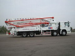 concrete pump with boom