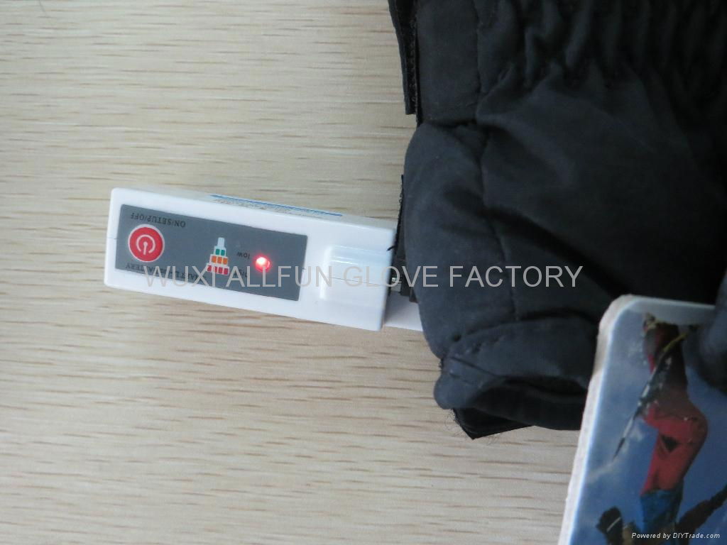 Waterproof Rechargeable Heated Gloves with lithium batteries 5
