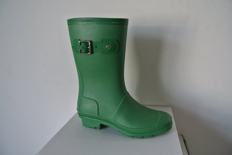 Women's boots (green) or rubber boots 3