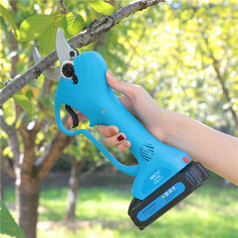 Rechargeable battery pruning shears 4