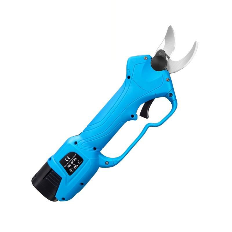 Electric pruner with pole 3
