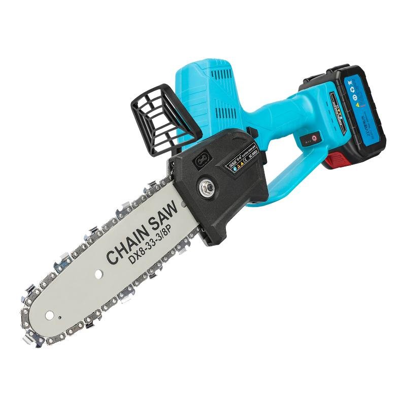 Battery powered pole chainsaw