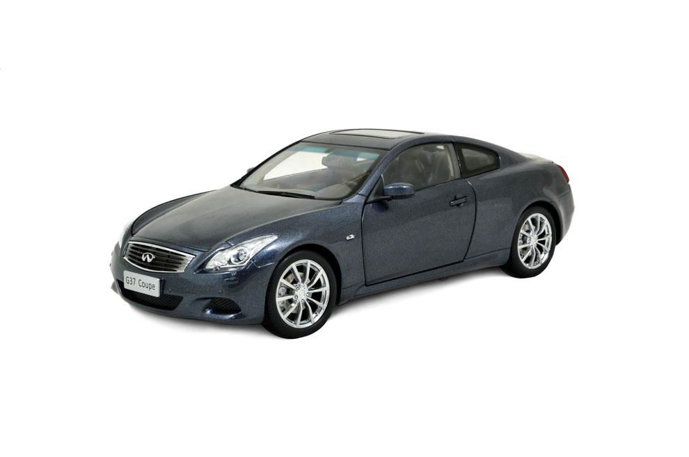 1:18 Scale Infiniti G37 2013 Blue Diecast Model Car