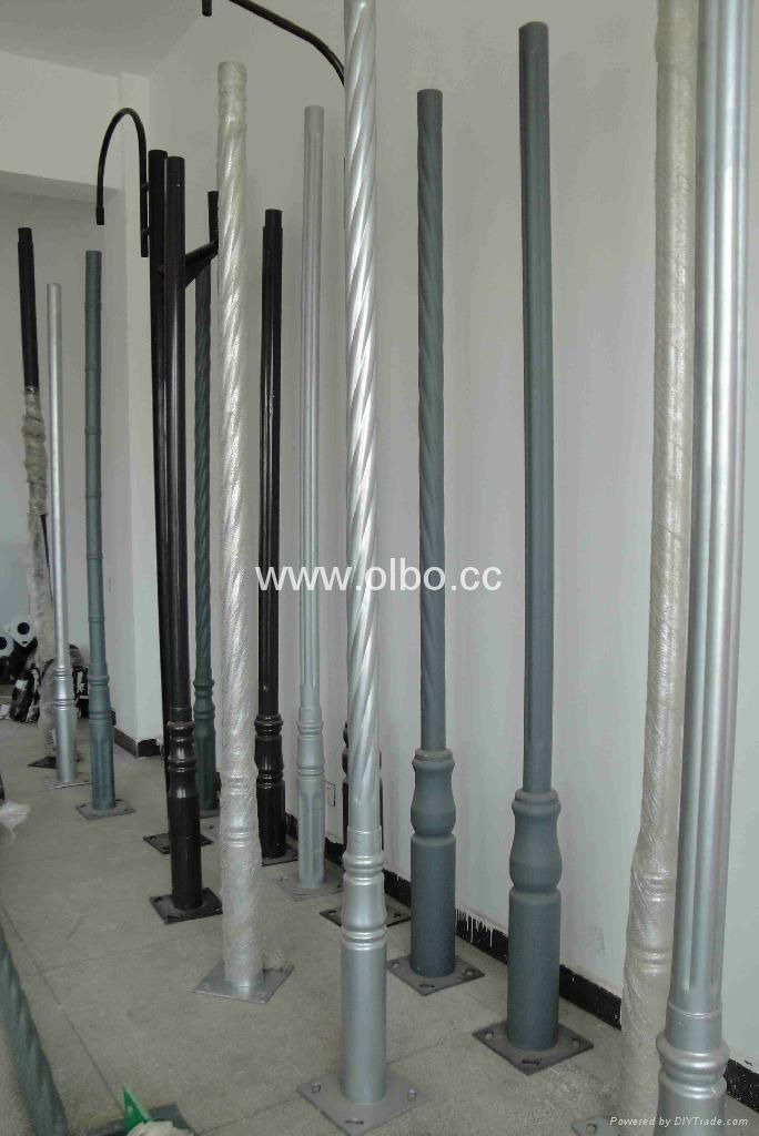 Embossed Steel Decorative Street Lighting Pole