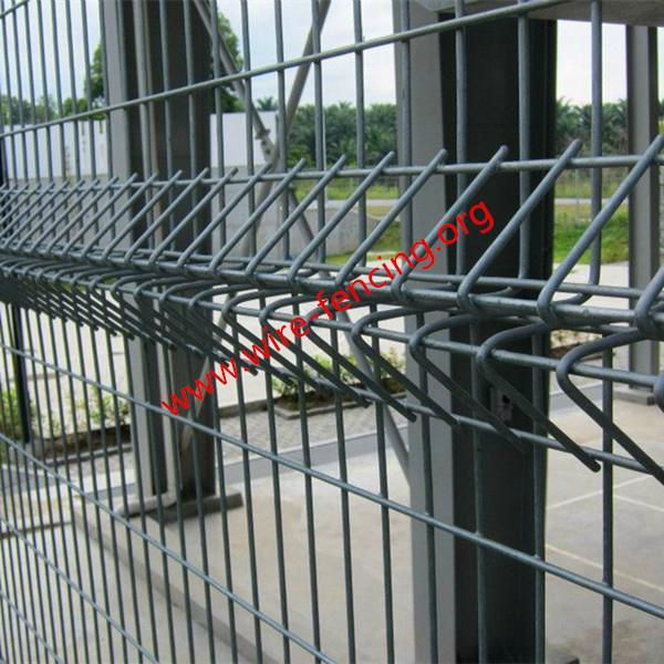 hot dipped galvanized or powder coating roll top fence factory 2