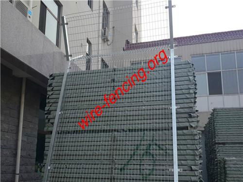 hot dipped galvanized or powder coating welded airport fence factory