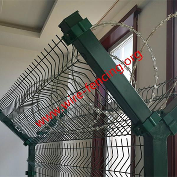 hot dipped galvanized or powder coating welded airport fence factory 2