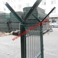 hot dipped galvanized or powder coating welded airport fence factory 3