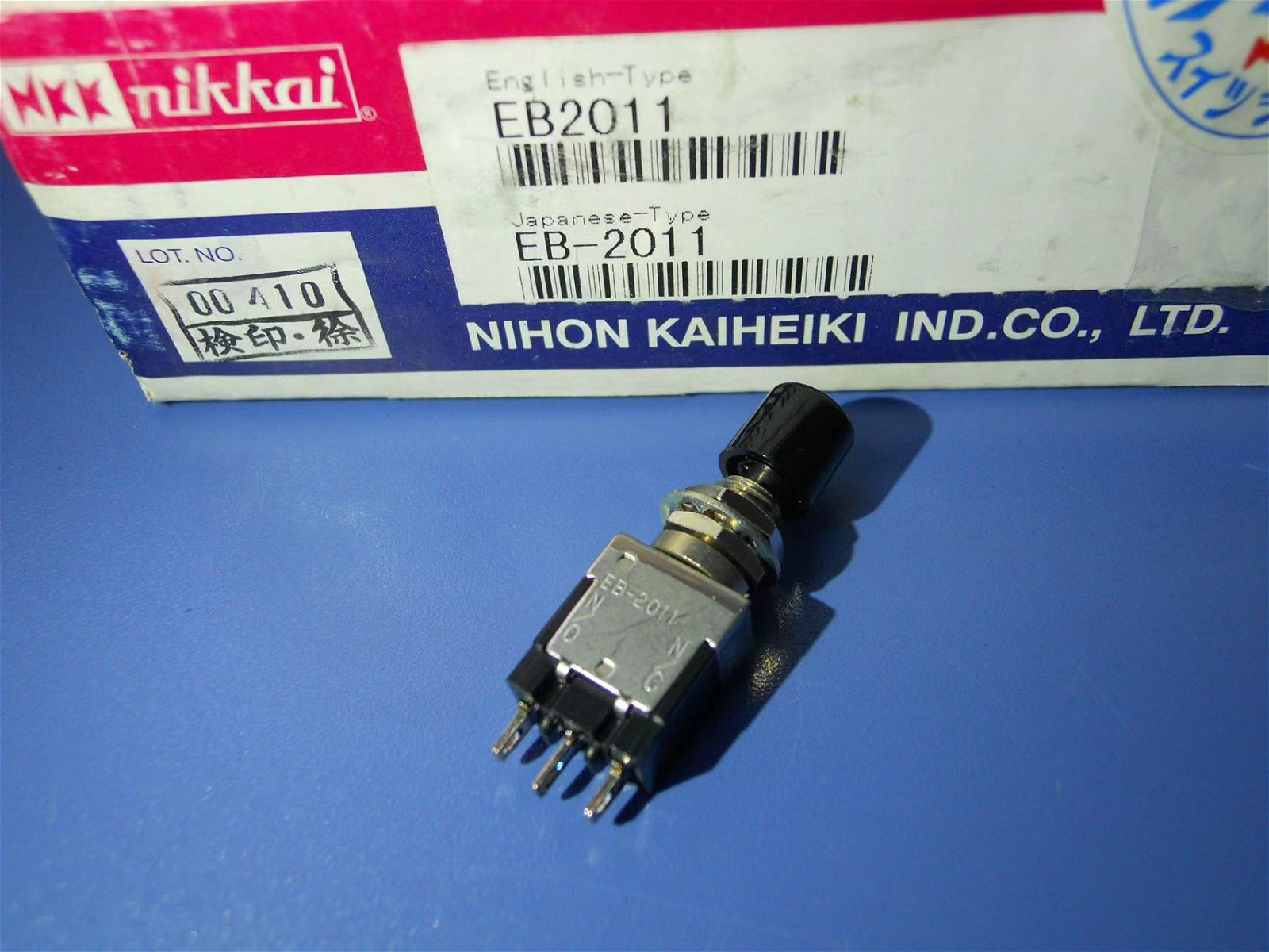 供應日本原裝 NKK EB-2011按鈕開關常開，常閉型 復位開關 2