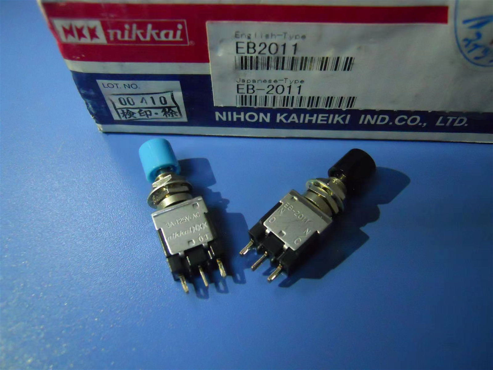 供應日本原裝 NKK EB-2011按鈕開關常開，常閉型 復位開關 3