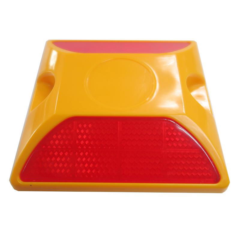 Reflective road stud one way plastic  2