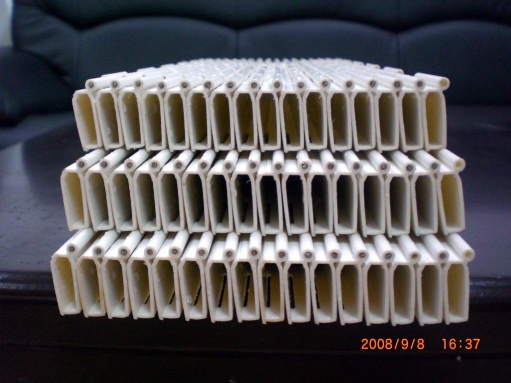 PVC塑膠型材擠出件 5