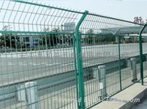 wire mesh fence