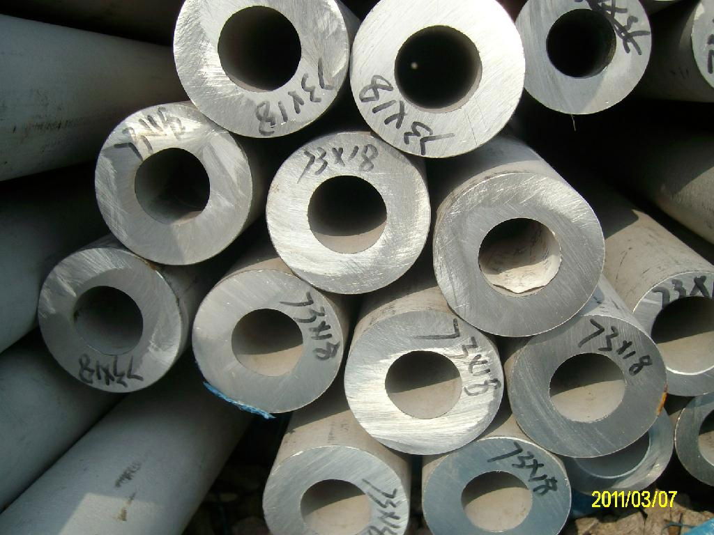 Alloy seamless steel tube pipe/ Tubos sin soldadura de aleación