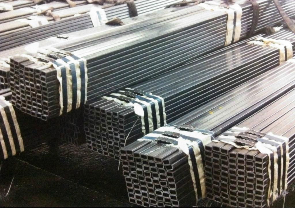 Square steel pipe