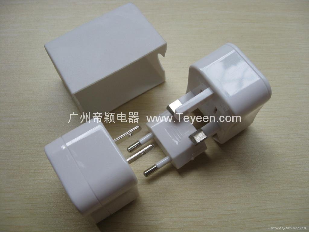 Universal Travel Adapter (DY-31) 4