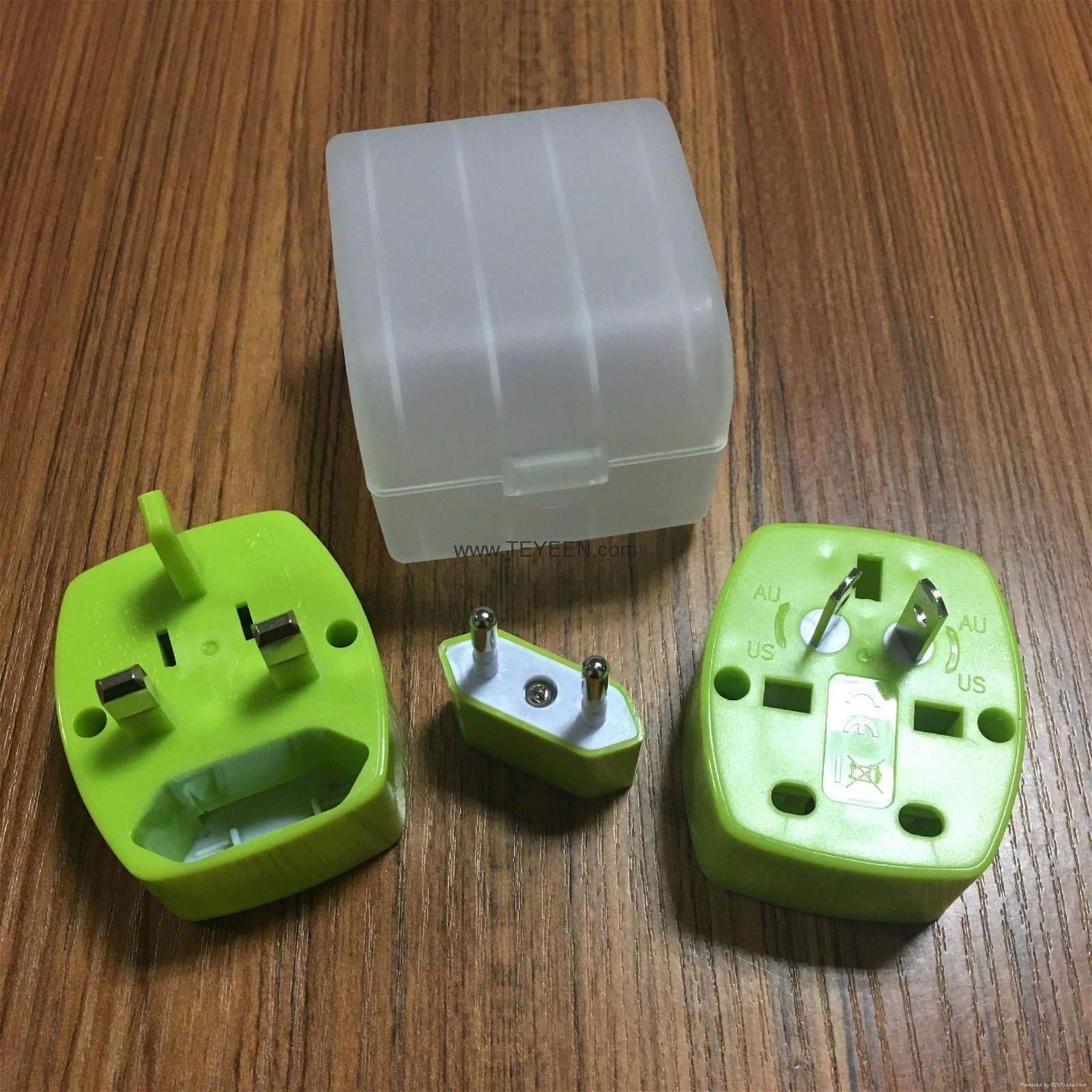 New Travel Adapter with USB Charger (DY-32U) 2