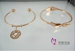 Rose gold bracelet