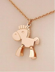 Small horse necklace