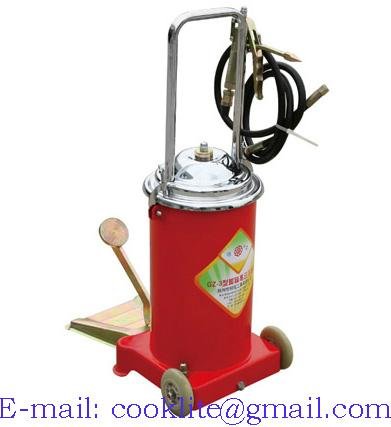 Manual grease pedal pump with trolly