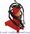 Foot operated high pressure grease pump pedal lubricator