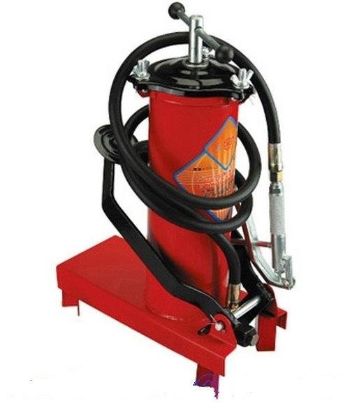 Foot operated high pressure grease pump pedal lubricator - 3L Oiler