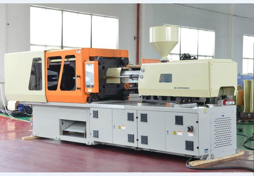 Plastic Injection Molding Machine (YH268) 4