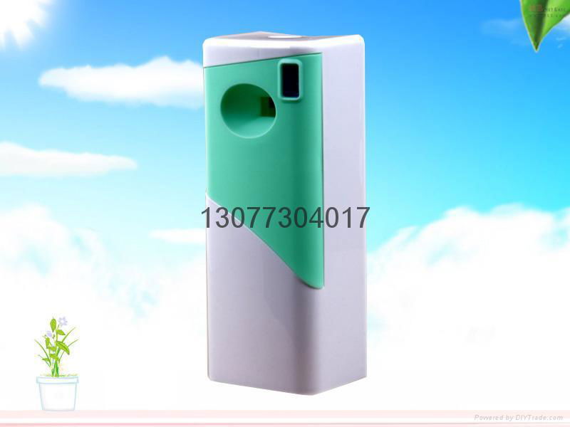 LCD aerosol dispenser with screen 4