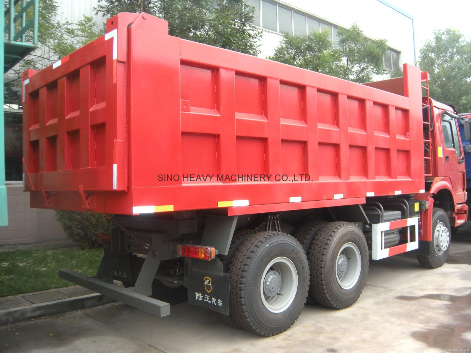 SINOTRUCK HOWO A7 Dumper TRUCK 6x4  4