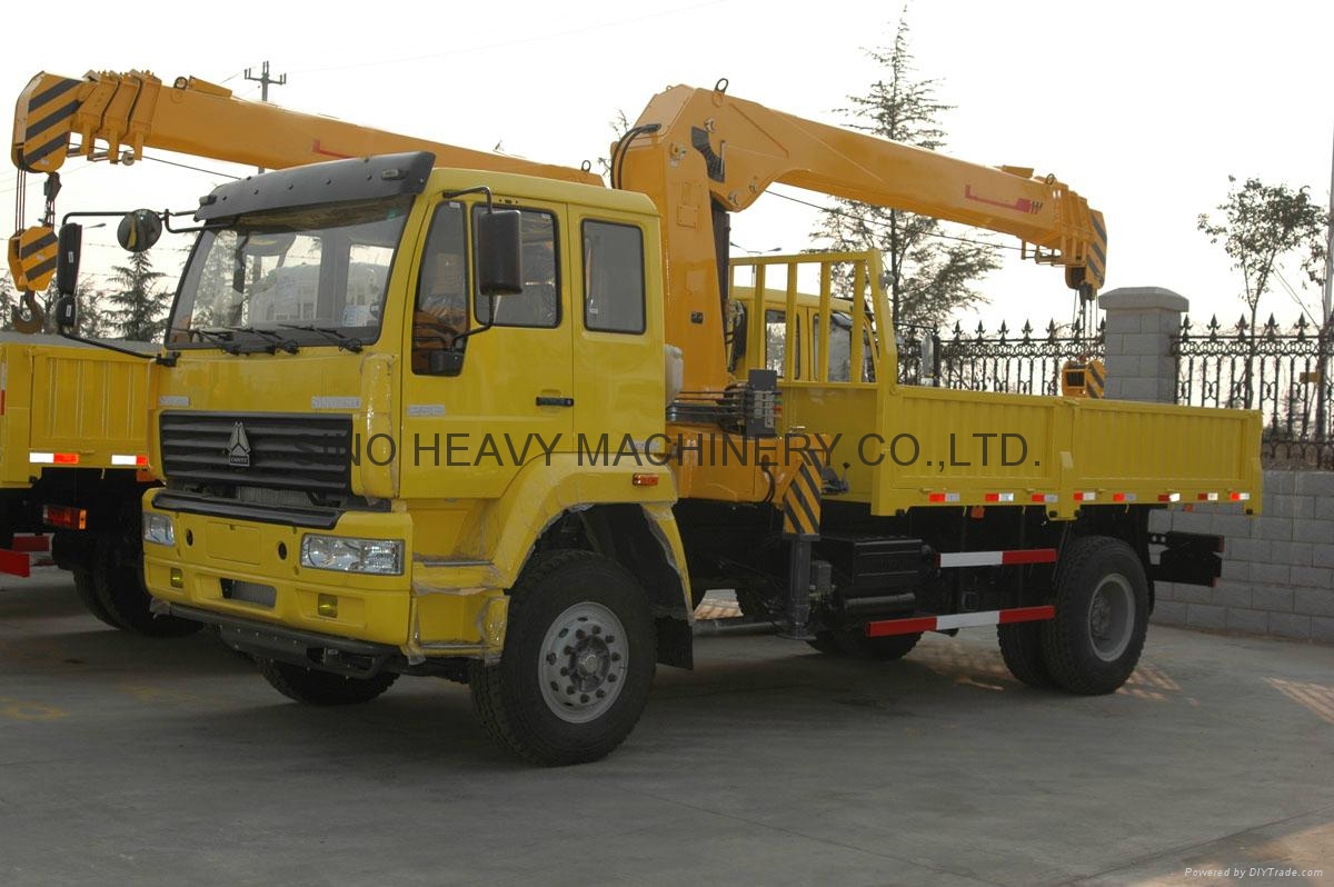 SHMC 12T Folded truck mounted crane