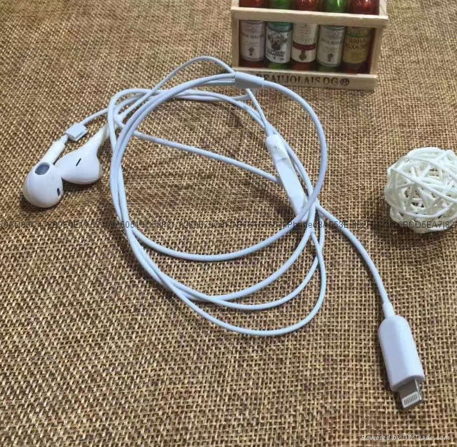 Apple iPhone 5/6/7   Lightning Headset 5