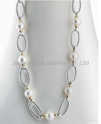 Oval Figaro Link & Pearl Necklace