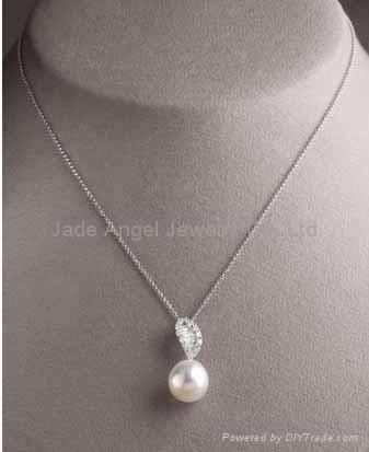 Pearls-in-Motion-Earrings-Black, shell pearl