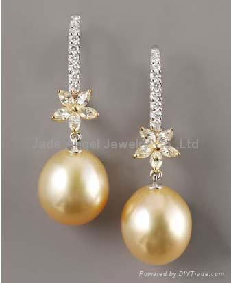 Golden-Pearl-Flower-Earrings