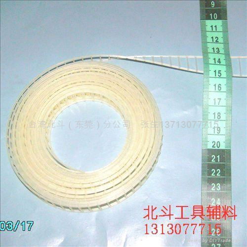 Trapezoidal plastic needle 3