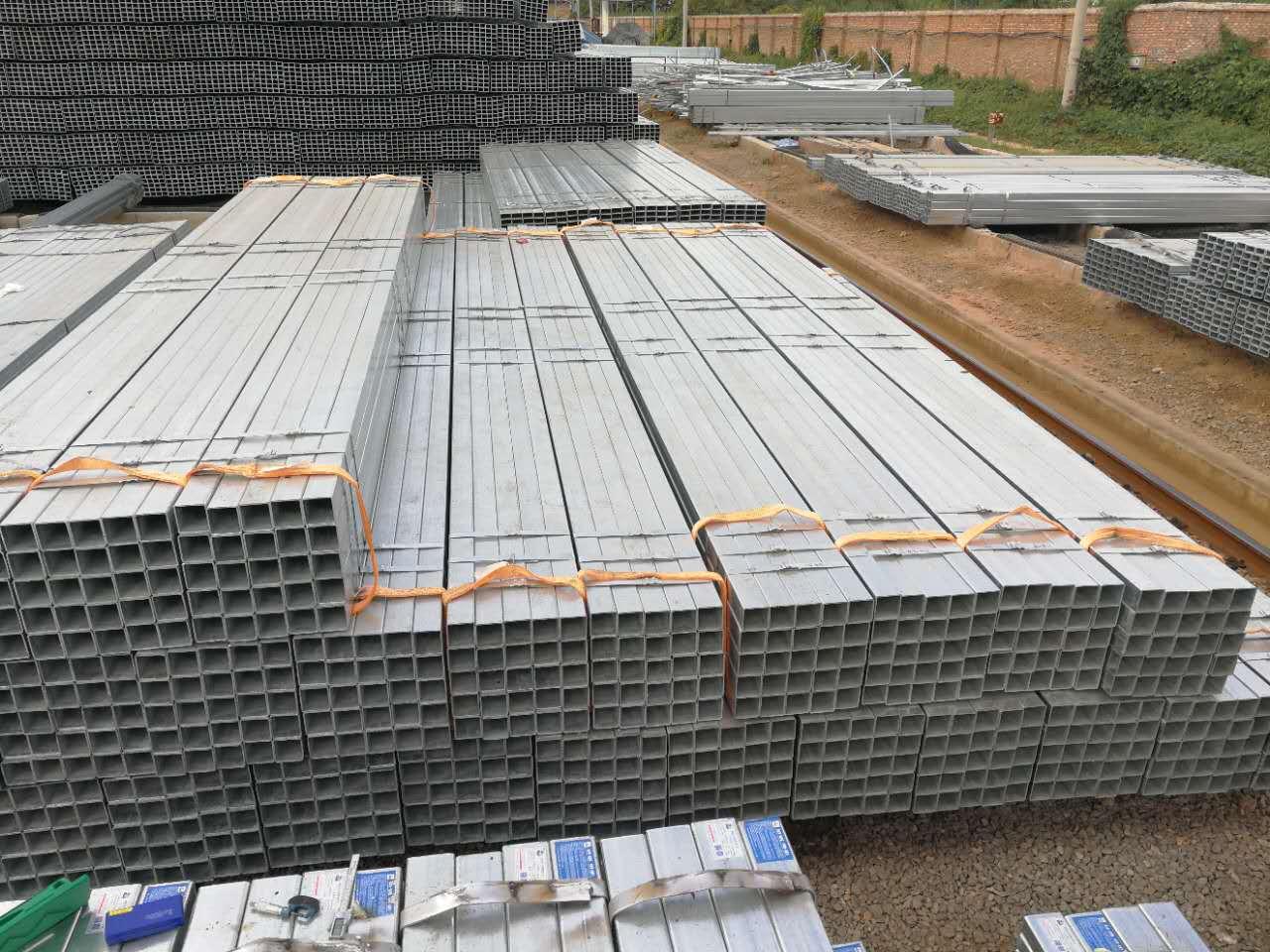 20*20-200*200 Galvanized Square Tubes 4