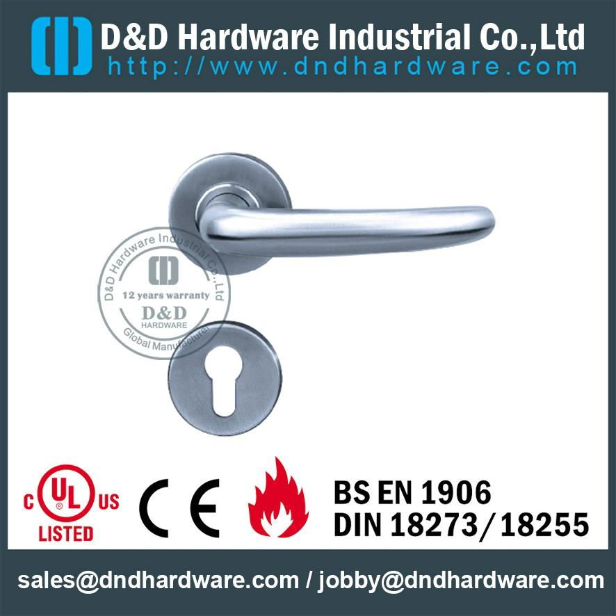 Solid lever stainless steel door handle 4