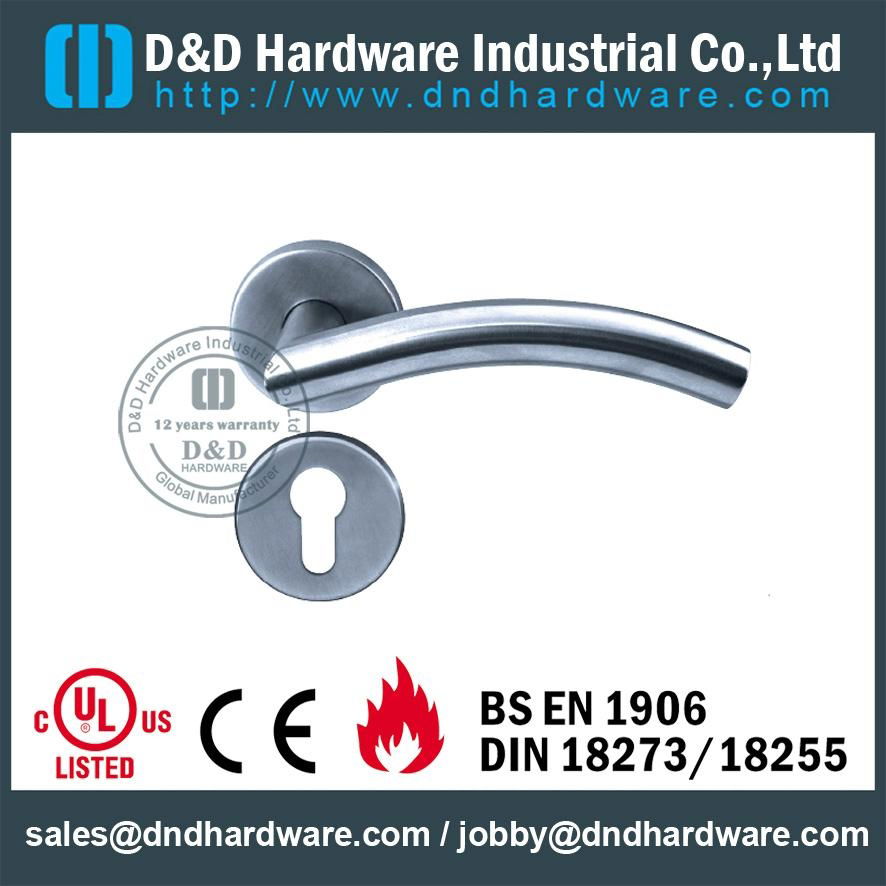 BS EN Grade 3&Grade 4 tube door handle DDTH008