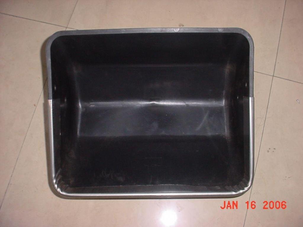 sow plastic feeder and SS feeder