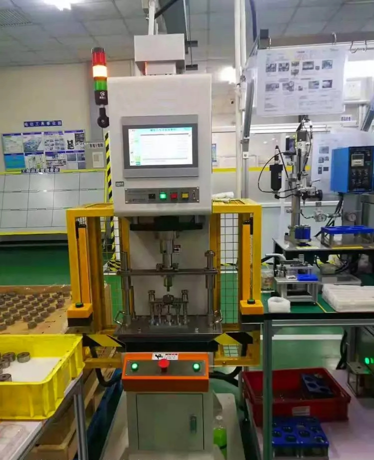 C-type precision servo press 3