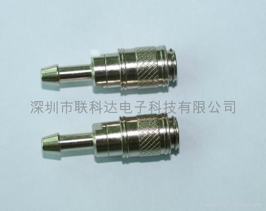 Gas path push-pull self-locking plug