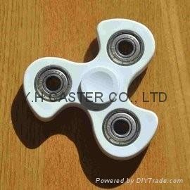 Fidget Spinner (white) 1