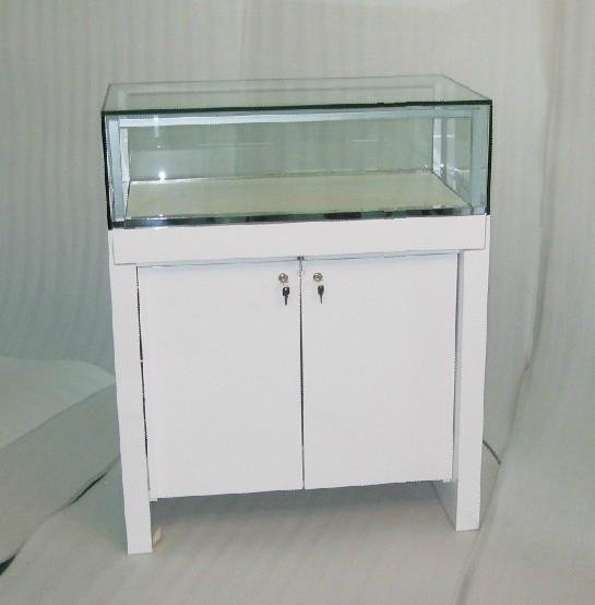 Glossy white jewelry showcases for jewelry store design 2