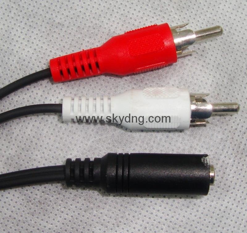 3.5mm to RCA AV Cables 4