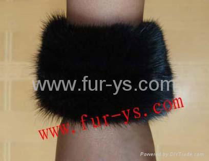 fur cuff 2